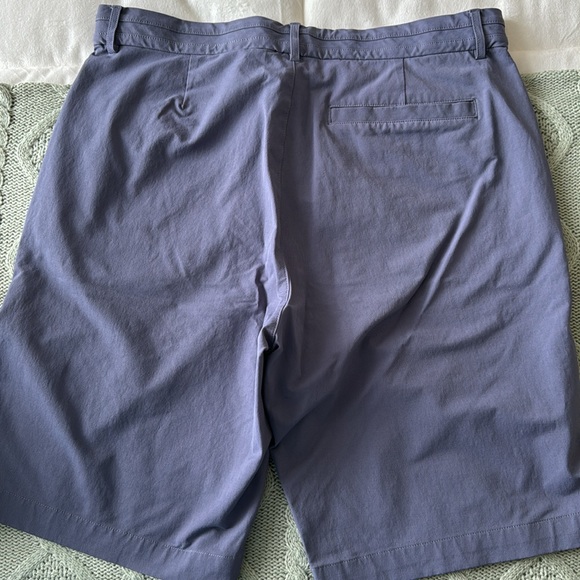 Brady Brand Golf Shorts Size 32 - Picture 2 of 3